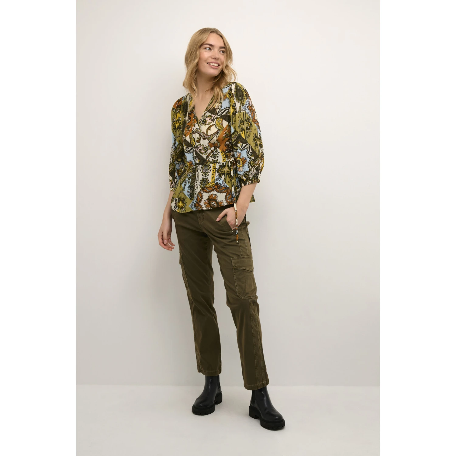 Vrouwenblouse Cream Melody 3 Vrouwenblouse Cream Melody - Afbeelding 3