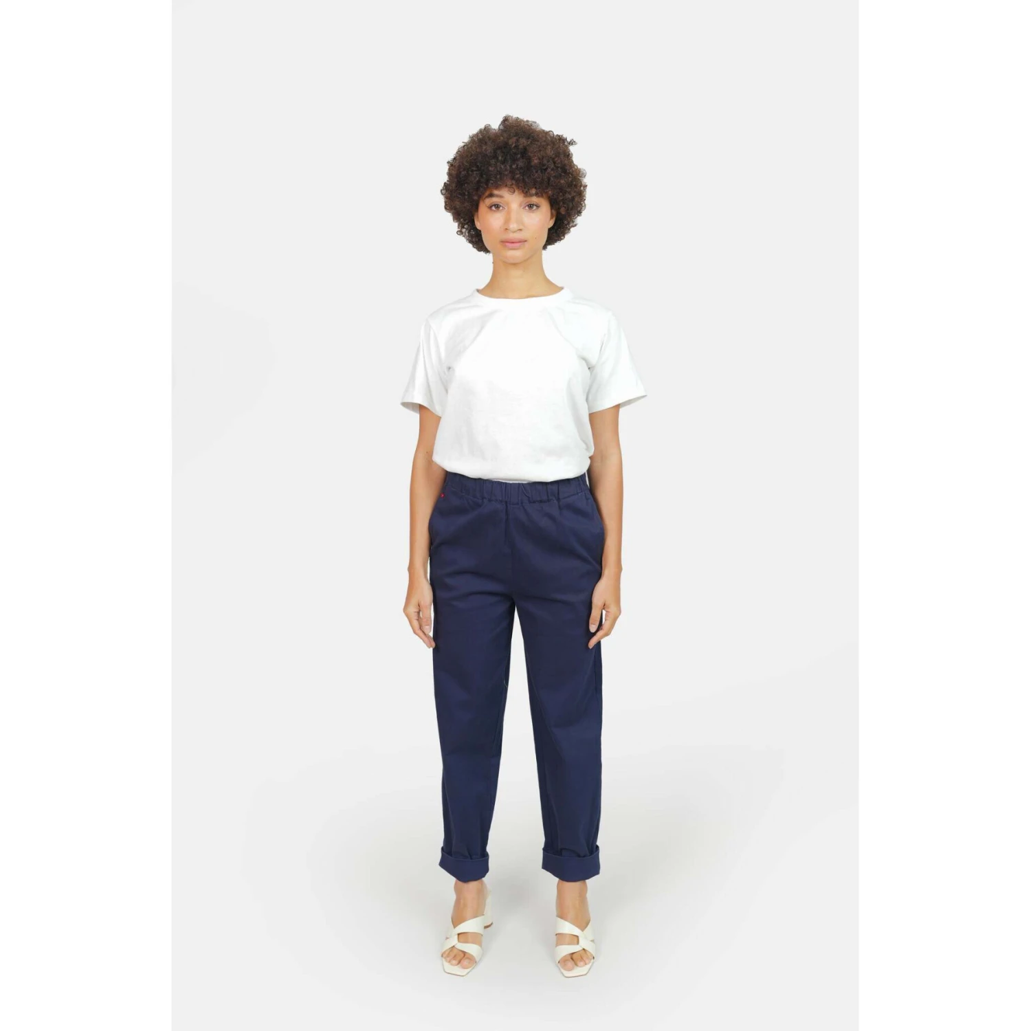 Dames Marineblauwe Stretch Katoenen Comfort Mom Jeans F.A.M. Paris France 2 Dames Marineblauwe Stretch Katoenen Comfort Mom Jeans F.A.M. Paris France - Afbeelding 2