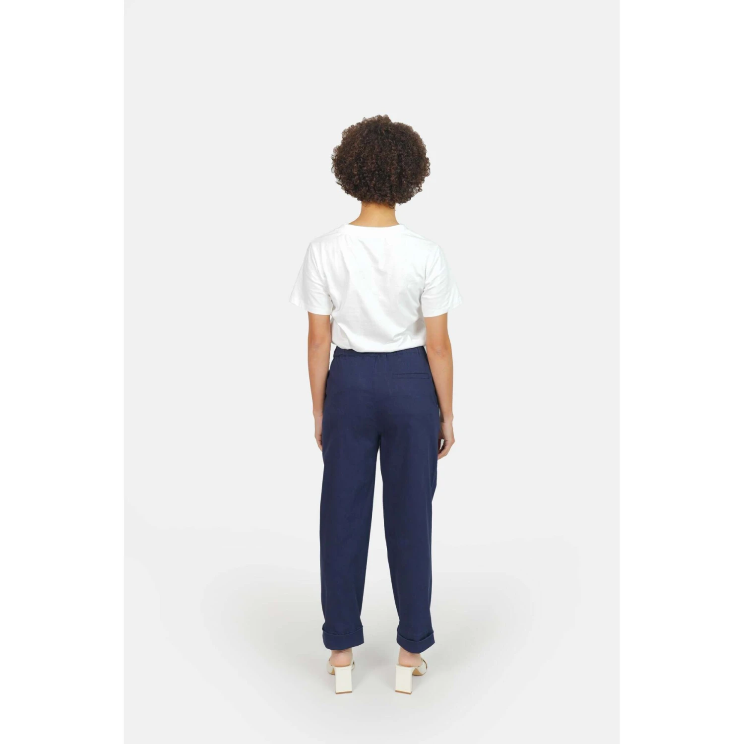 Dames Marineblauwe Stretch Katoenen Comfort Mom Jeans F.A.M. Paris France 4 Dames Marineblauwe Stretch Katoenen Comfort Mom Jeans F.A.M. Paris France - Afbeelding 4