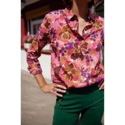 LA PETITE ETOILE Vrouwenblouse La Petite Étoile Isla 9 LA PETITE ETOILE Vrouwenblouse La Petite Étoile Isla -URBAN CLASSICS WINKEL la petite etoile isla rose p4