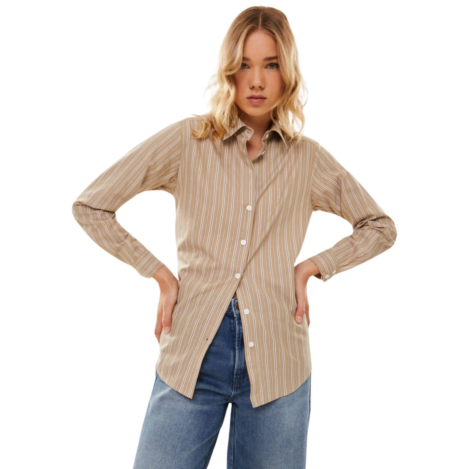 LA PETITE ETOILE Vrouwenblouse La Petite Étoile Omine 1 LA PETITE ETOILE Vrouwenblouse La Petite Étoile Omine