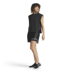 Damesshort Reebok Classics Basketball -URBAN CLASSICS WINKEL reebok hz6980 4 apparel on model side view white