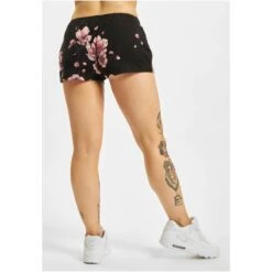 Damesshort Urban Classics Dangerous DNGRS -URBAN CLASSICS WINKEL urban classics dlsh122 00007 1