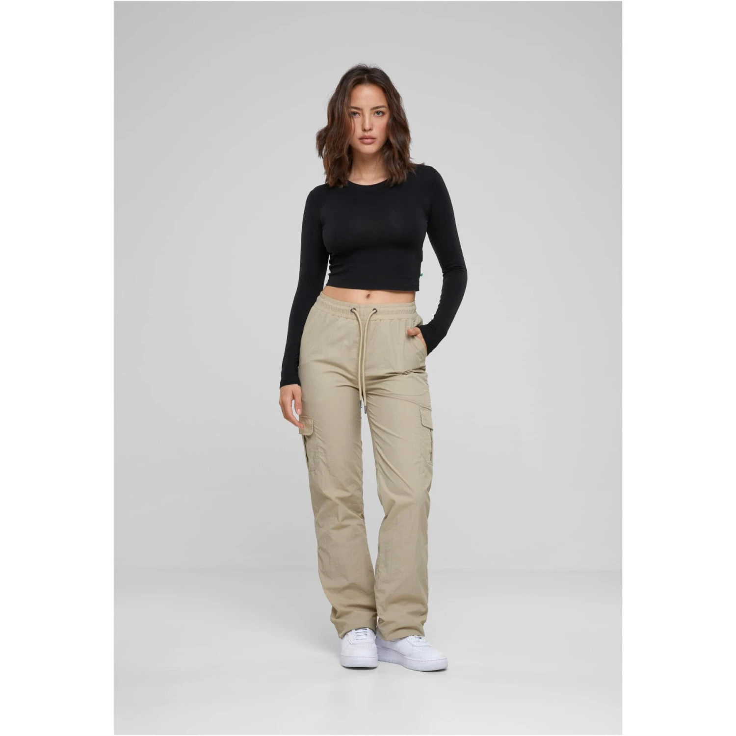 Nylon Cargo Broek Voor Dames Urban Classics 2 Nylon Cargo Broek Voor Dames Urban Classics - Afbeelding 2